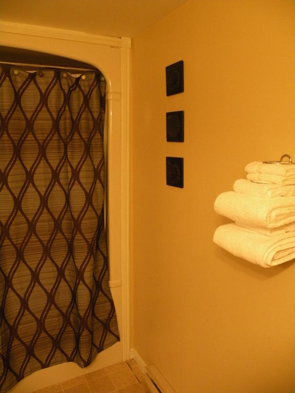 Hawberry Motel Little Current Room photo